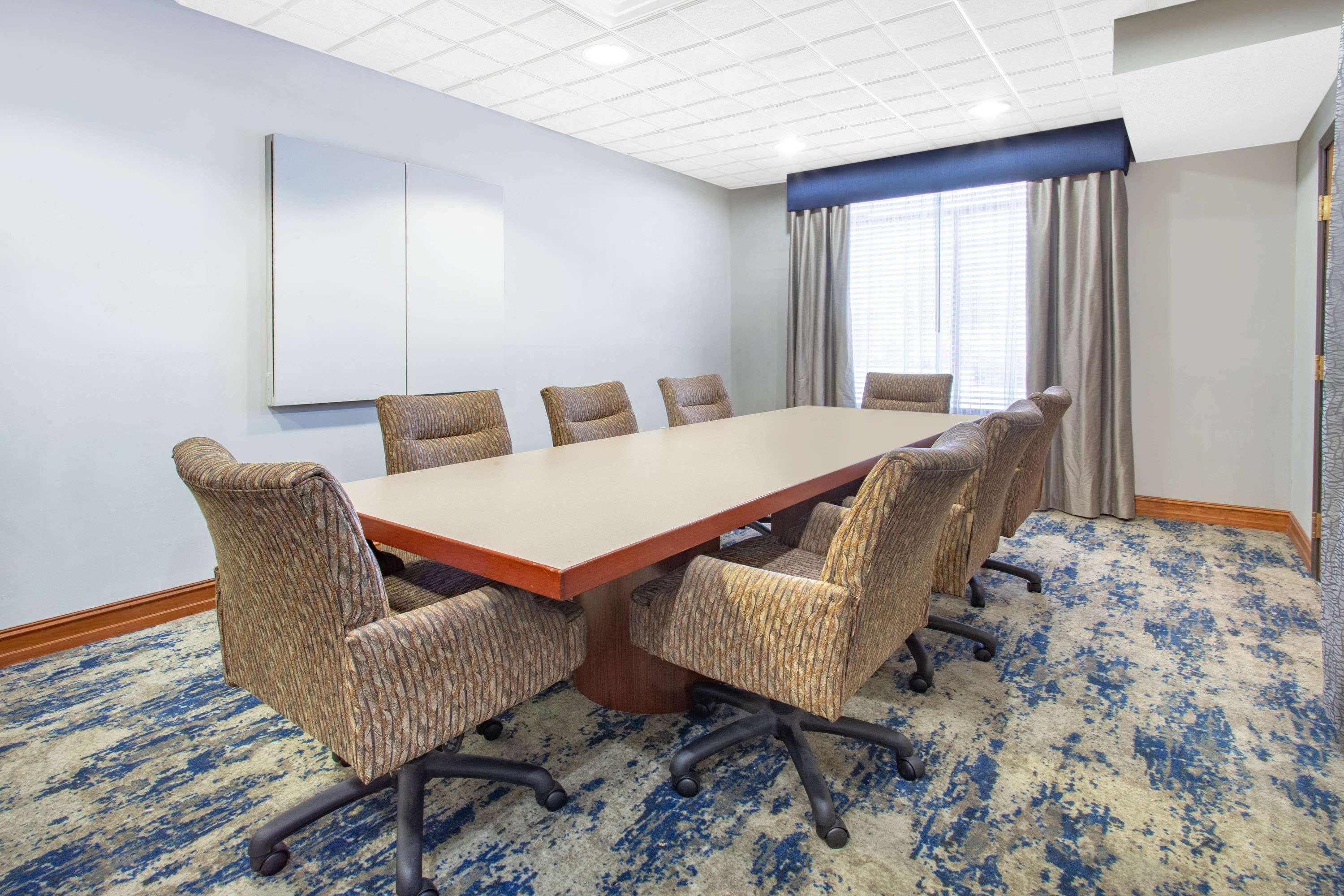 Wingate By Wyndham Indianapolis Airport Plainfield Hotel Екстериор снимка