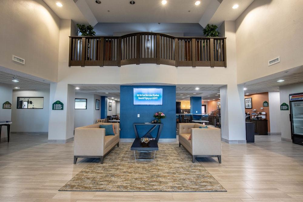 Wingate By Wyndham Indianapolis Airport Plainfield Hotel Екстериор снимка