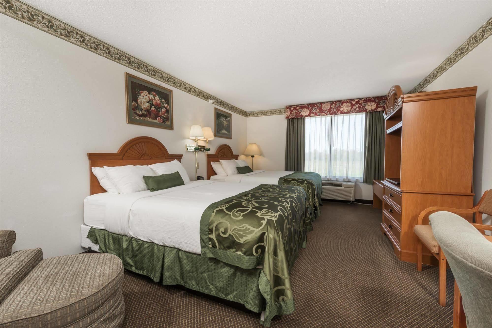 Wingate By Wyndham Indianapolis Airport Plainfield Hotel Екстериор снимка