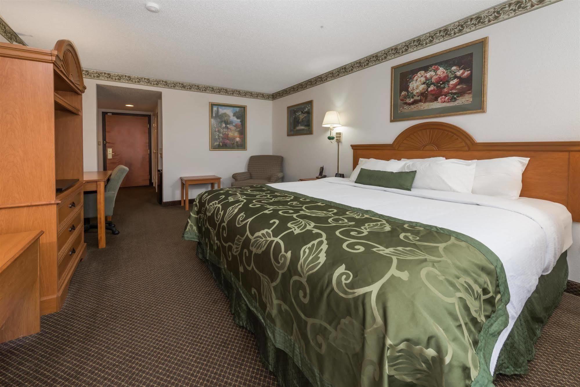 Wingate By Wyndham Indianapolis Airport Plainfield Hotel Екстериор снимка