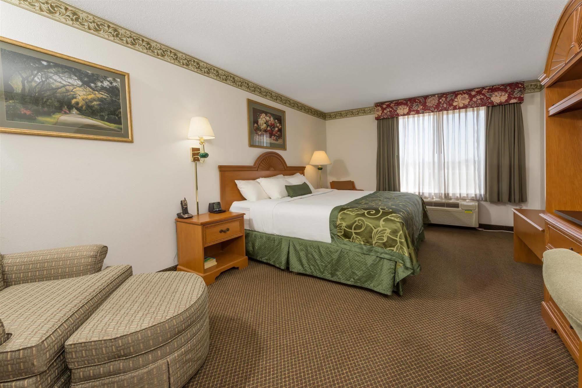 Wingate By Wyndham Indianapolis Airport Plainfield Hotel Екстериор снимка