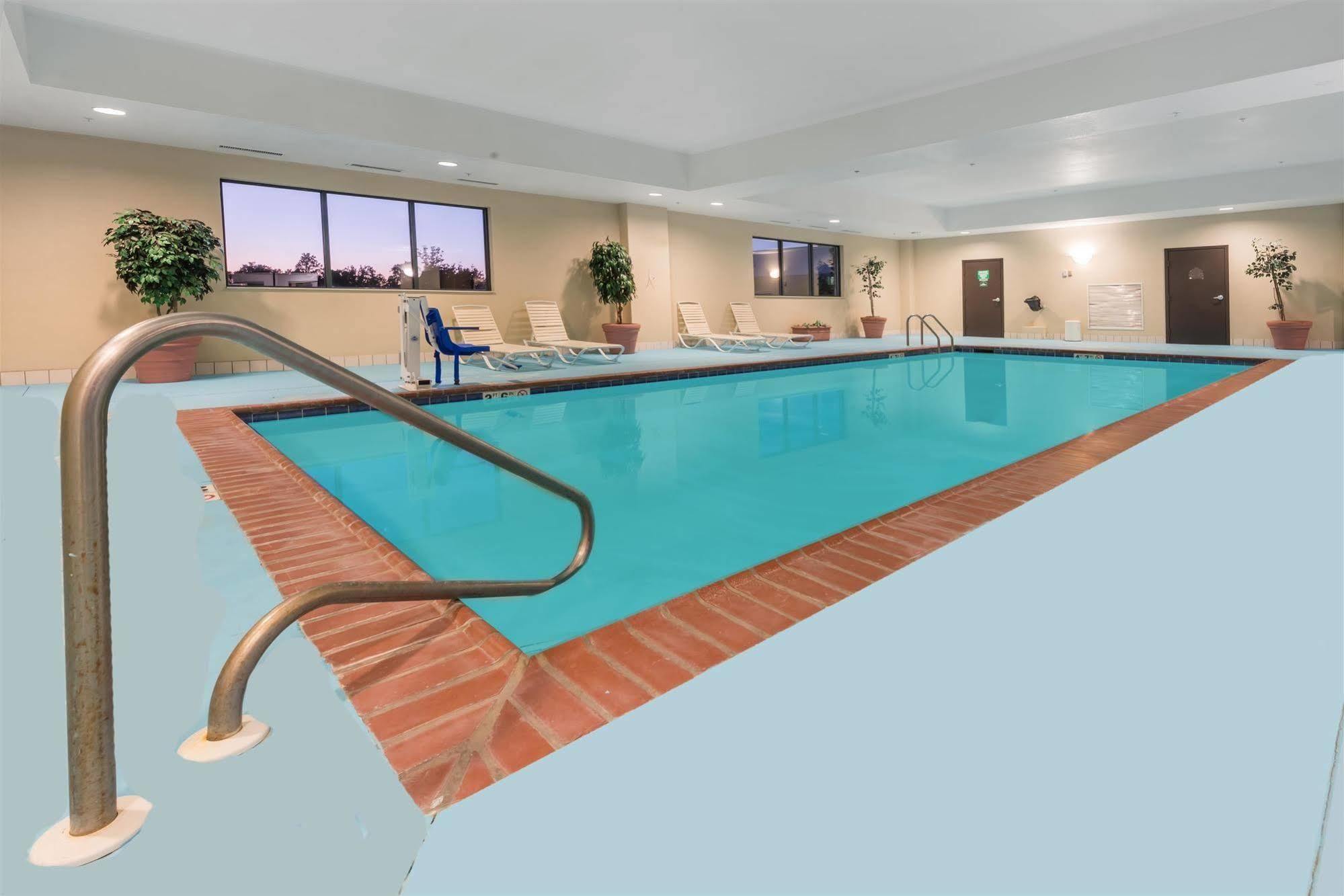 Wingate By Wyndham Indianapolis Airport Plainfield Hotel Екстериор снимка